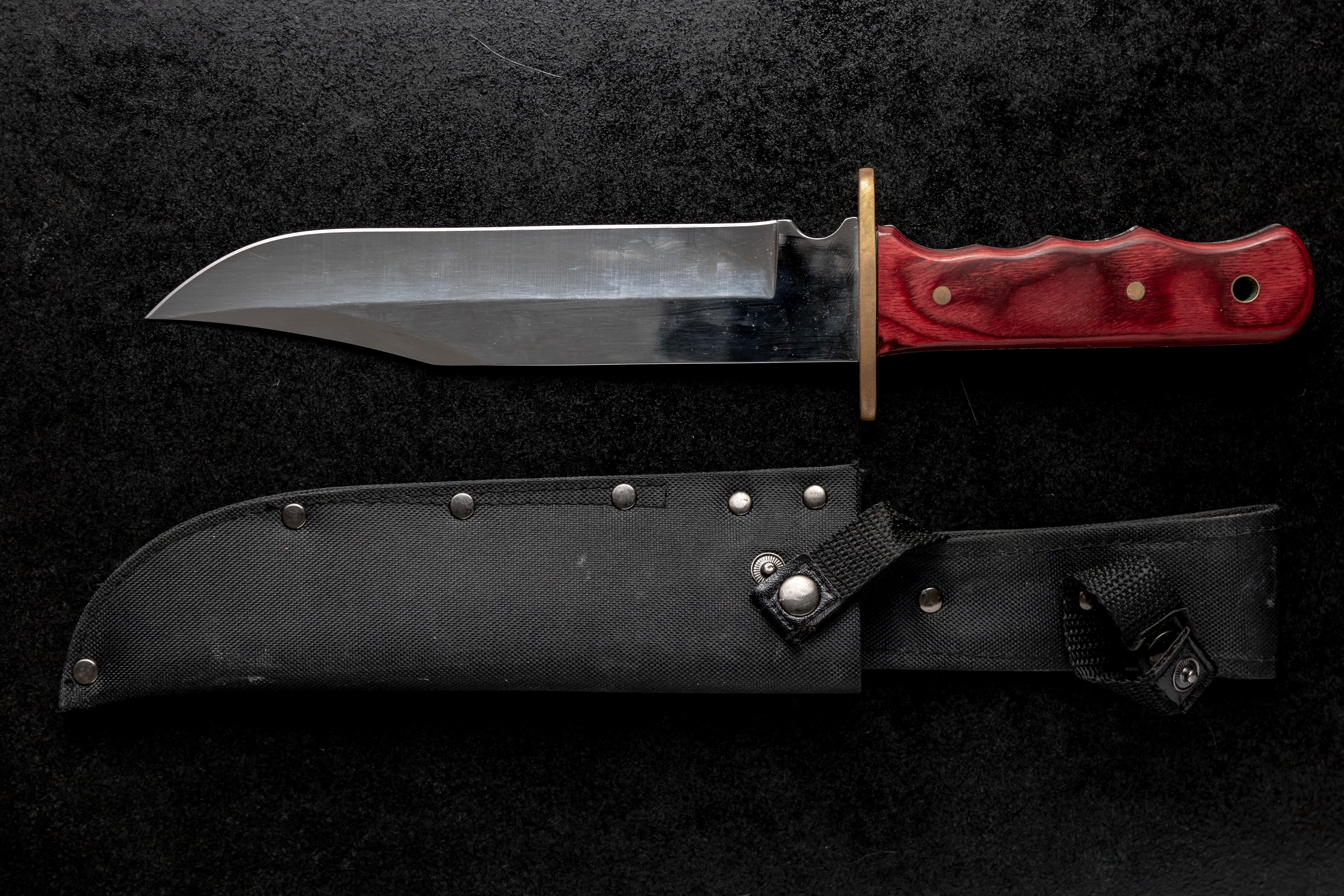 Pourquoi Acheter un Véritable Couteau de Chasse ? Steflo, l’Expert Lyonnais