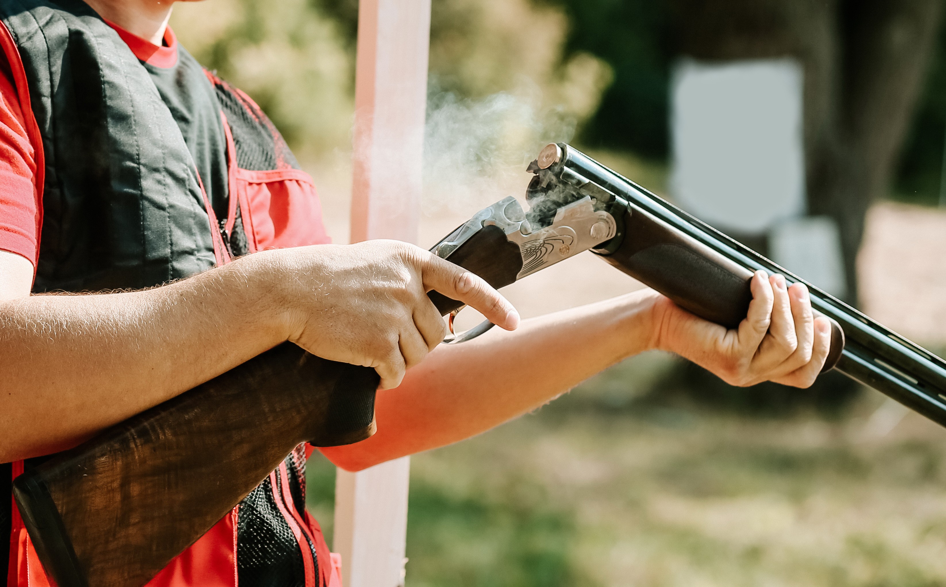 Découvrez le ball-trap en Rhône-Alpes : le guide complet pour s'initier et s'équiper